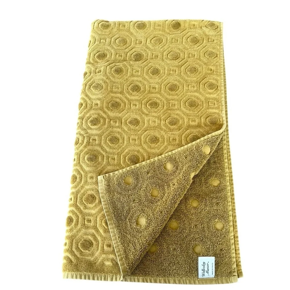 Y2K Wellesley Manor Geometric Sculpted Bath Towel Gold Green MCM Vibes Brazil